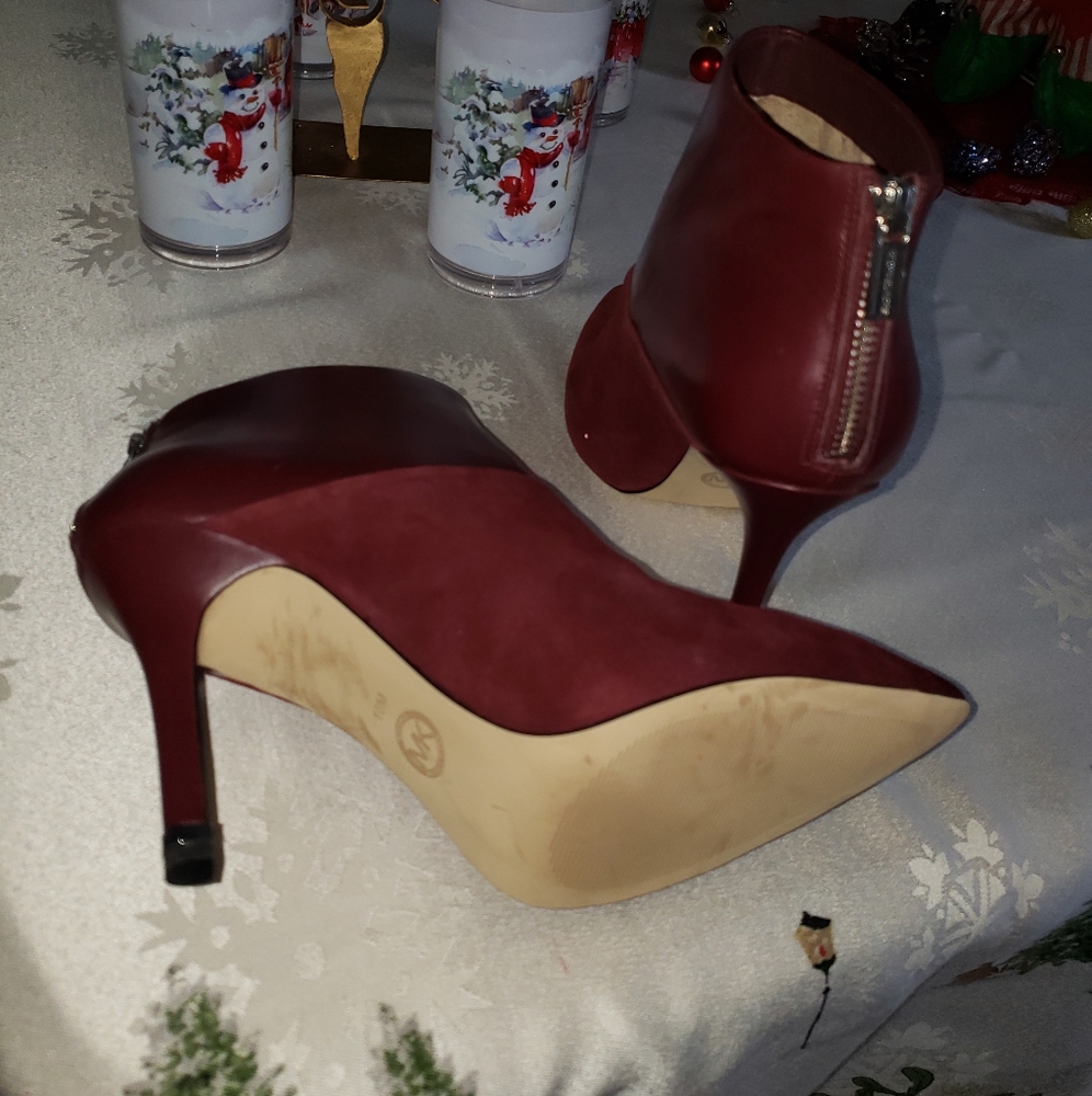 Michael Kors - Picture 2 of 3